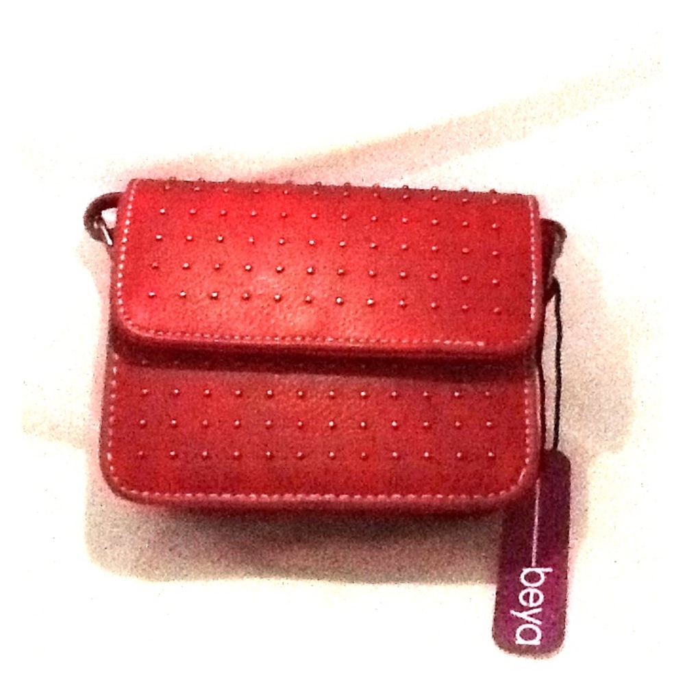🌹adorable Mini hand bag in wine by beya❤️